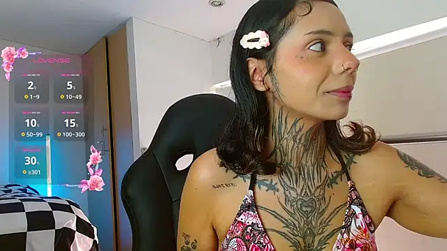 KoraRousee online show from December 18, 2:44 pm