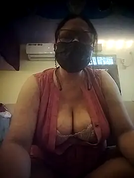 thehotlady online show from April 20, 11:35 am