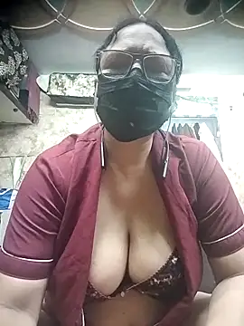 thehotlady online show from March 13, 5:20 am