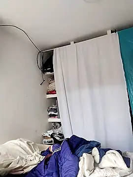 LaraCaliente online show from April 20, 1:47 pm