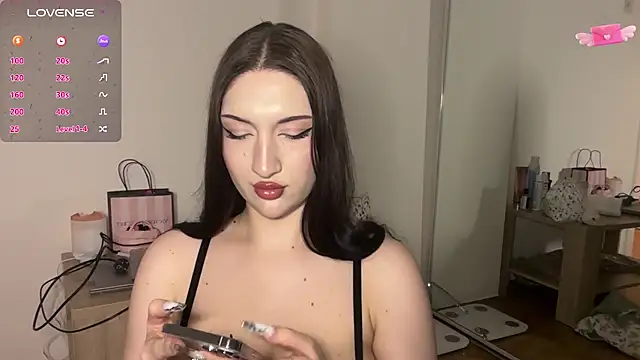 Jessasmith online show from February 6, 6:00 pm