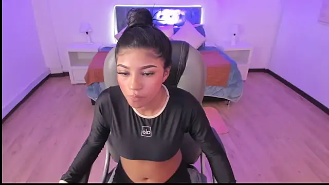 Sofia collen  online show from December 4, 8:53 pm