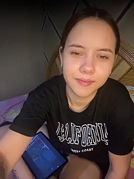 coupleyys online show from February 28, 9:14 pm