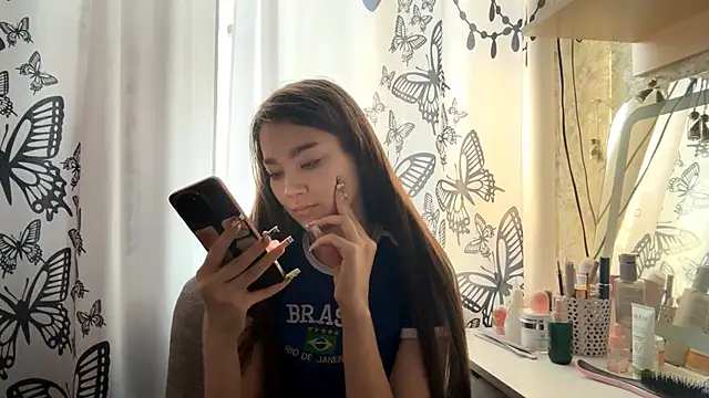 Cuteviola online show from February 3, 12:32 am