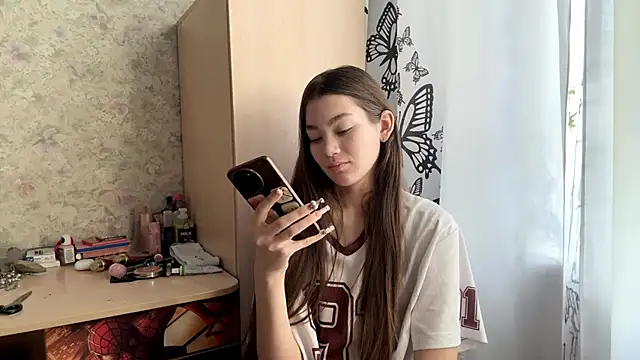 Cuteviola online show from February 16, 12:43 am