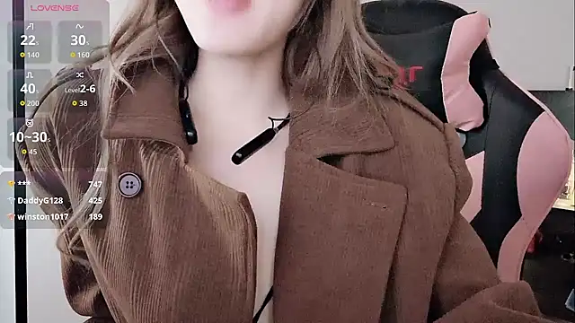 QiaoHui online show from December 3, 9:06 pm