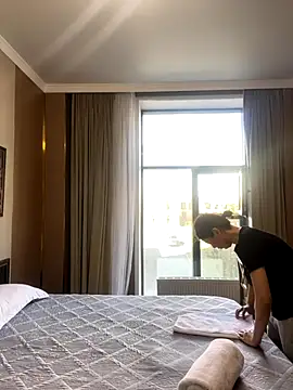 LAURA LLL online show from September 15, 6:00 am