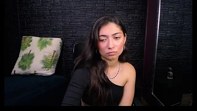 Snapshot of Lizzie_Collin chatting on October 21, 1:59 pm Lizzie Collin online show from October 21, 1:59 pm