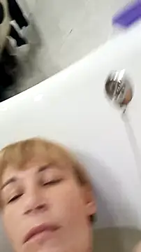 Snapshot of SweetKiss96 chatting on October 12, 6:21 pm SweetKiss96 online show from October 12, 6:21 pm