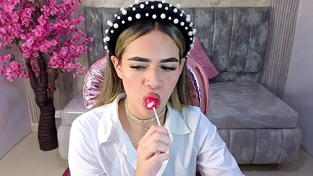 lilith4 s online show from November 6, 8:26 pm