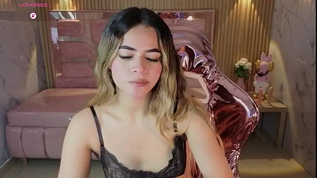 lilith4 s online show from April 2, 2:03 pm