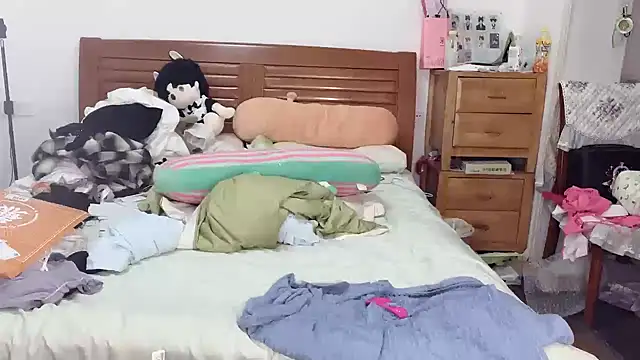 Akong11 online show from September 22, 4:38 pm