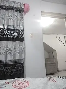 LaraStons online show from November 20, 11:55 am