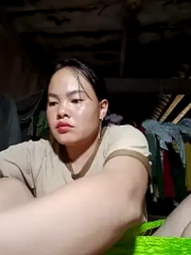 emilyzz online show from April 17, 5:20 am