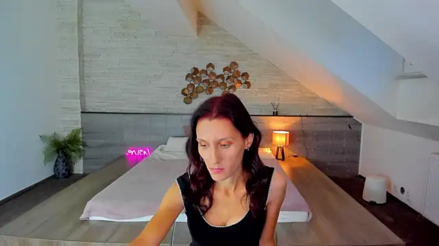 skinnystar  online show from October 9, 4:27 am