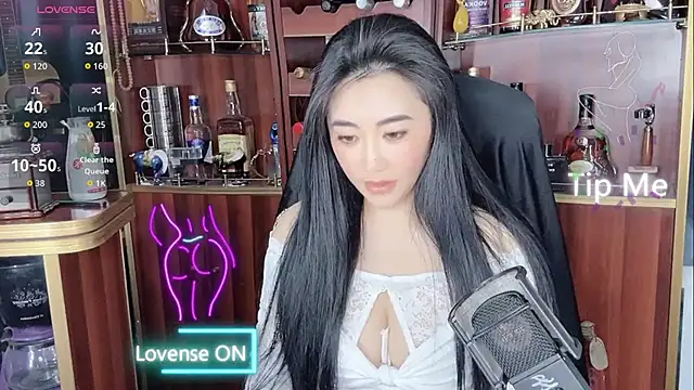A-Lin-666 online show from October 18, 9:01 am