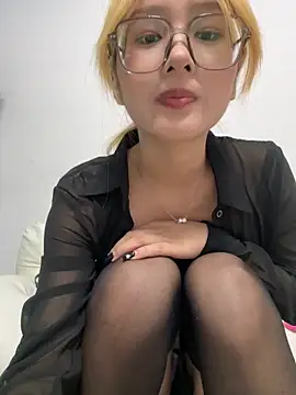 Snapshot of yuki_june chatting on October 20, 2:09 pm yuki june online show from October 20, 2:09 pm