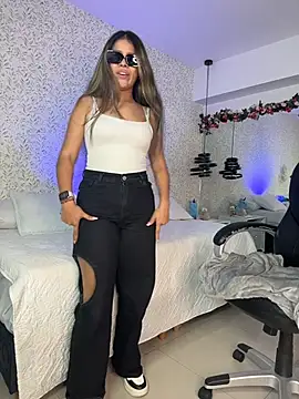 EMILIIA RICHTER   online show from March 13, 8:10 pm