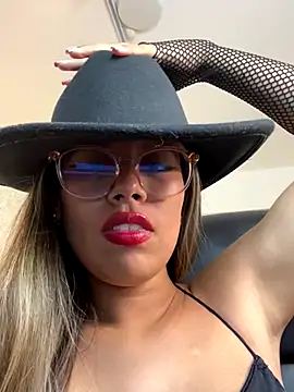 EMILIIA RICHTER   online show from October 10, 7:41 pm