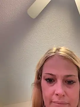 tattoobarbiexox online show from September 22, 2:48 pm