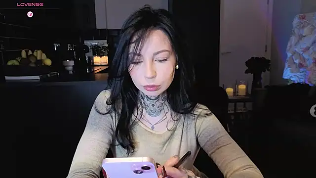 jeans-and-peach online show from September 28, 12:39 am