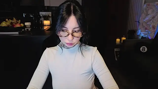 jeans-and-peach online show from October 3, 3:11 am