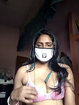 Jasmine Januja online show from November 11, 8:00 am