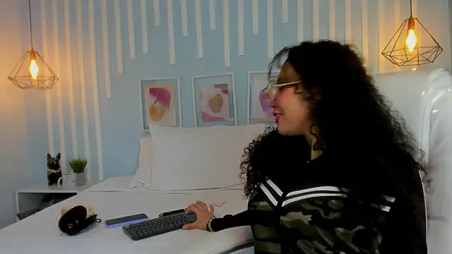 SweetStarr  online show from October 2, 1:16 pm