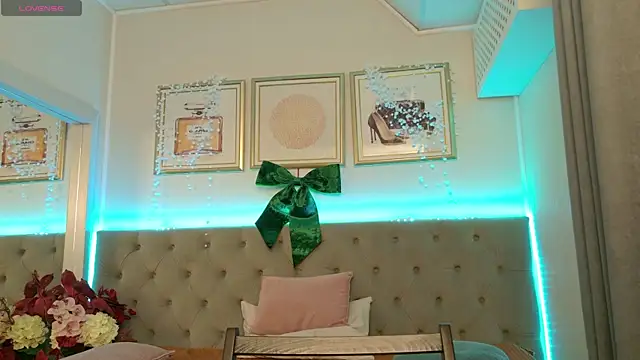 WendyMey online show from December 5, 10:49 am