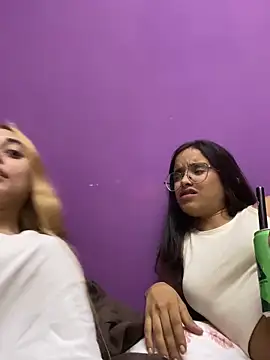 loirinhaaa online show from March 5, 12:06 am