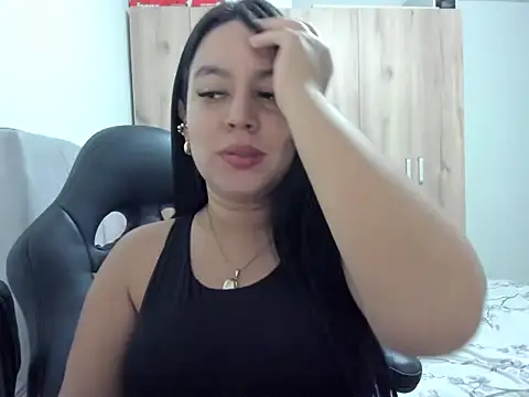 TessaCollinns online show from December 4, 1:08 am