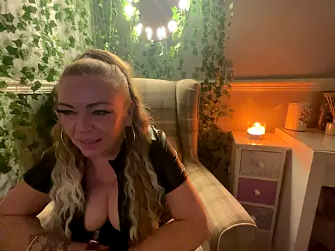 BonnyDesire online show from October 7, 7:29 pm