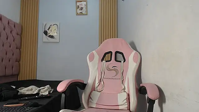 Naomis 35 online show from November 27, 7:50 pm