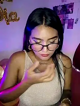 Renata Zoe online show from November 16, 2:35 am