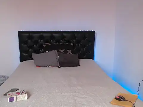 Lunadool online show from April 9, 2:00 pm