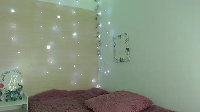 Snapshot of kat_desiree chatting on October 19, 1:02 pm kat desiree online show from October 19, 1:02 pm