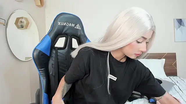 SofiaClarkson online show from October 18, 1:47 pm