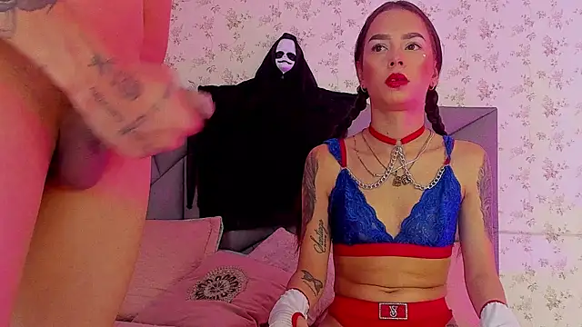 meganandtylerr19 online show from October 31, 2:54 pm