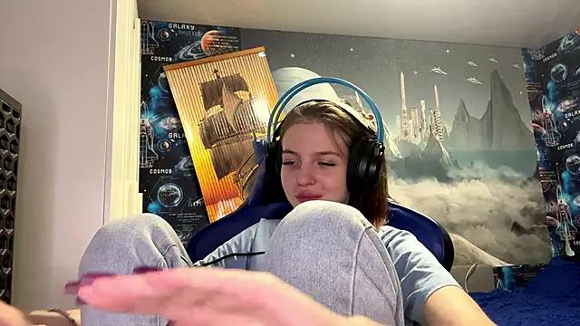 Elira Breeze online show from January 9, 3:38 pm