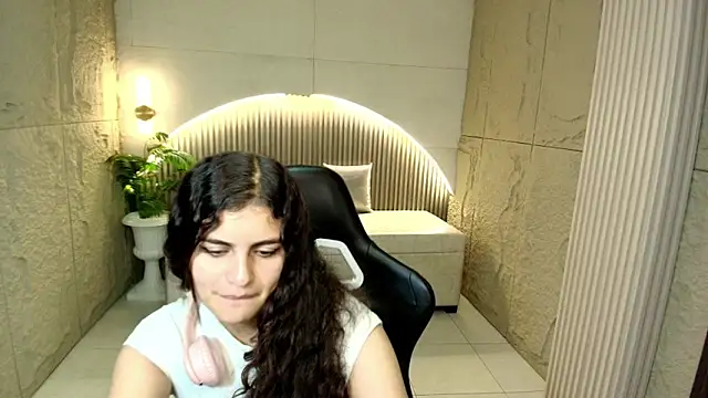 dany r  online show from March 11, 1:25 pm