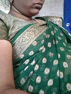 sweetqueen143 online show from January 9, 6:12 pm