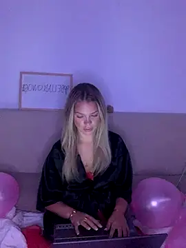 Snapshot of Bellablows chatting on October 23, 10:05 pm Bellablows online show from October 23, 10:05 pm