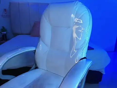 Gyal 8  online show from October 27, 3:13 am