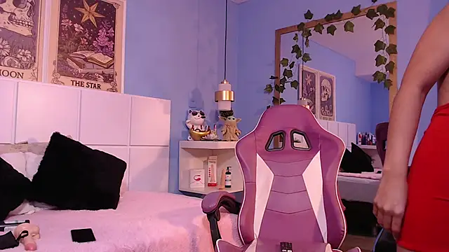 PenelopeBond online show from November 28, 9:01 am