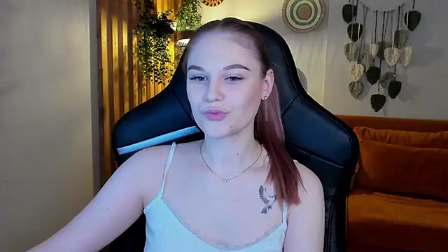 AriaWell online show from November 23, 5:10 am