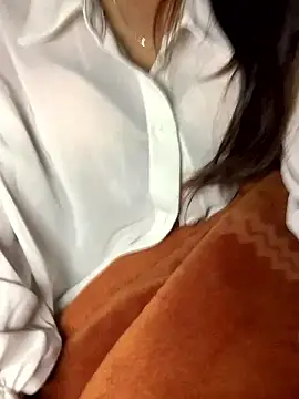 Halyy xx online show from January 15, 5:19 pm