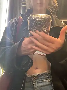 RonnieKiss online show from September 24, 5:06 am