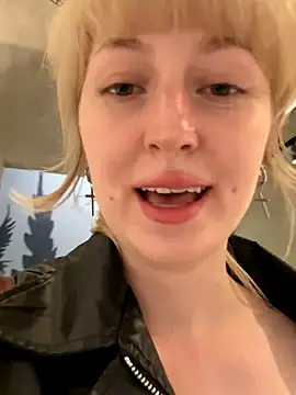 RonnieKiss online show from September 23, 5:05 am