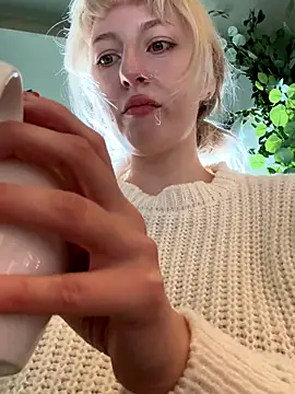 RonnieKiss online show from October 10, 4:28 am