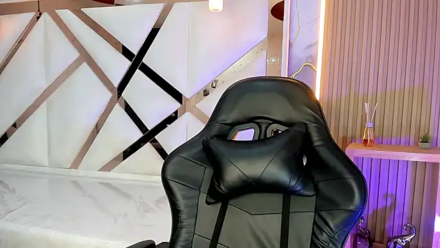 mia tf online show from December 16, 1:50 pm